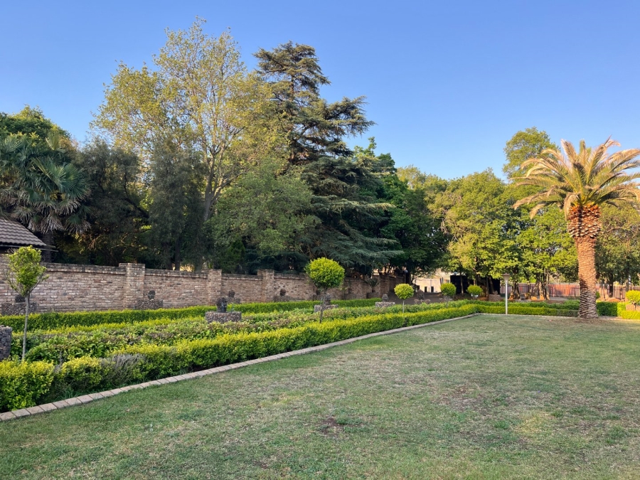 5 Bedroom Property for Sale in Van Der Hoff Park North West
